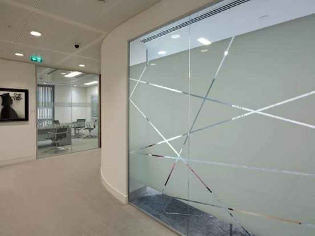 زجاج سيكوريت - Securit glass